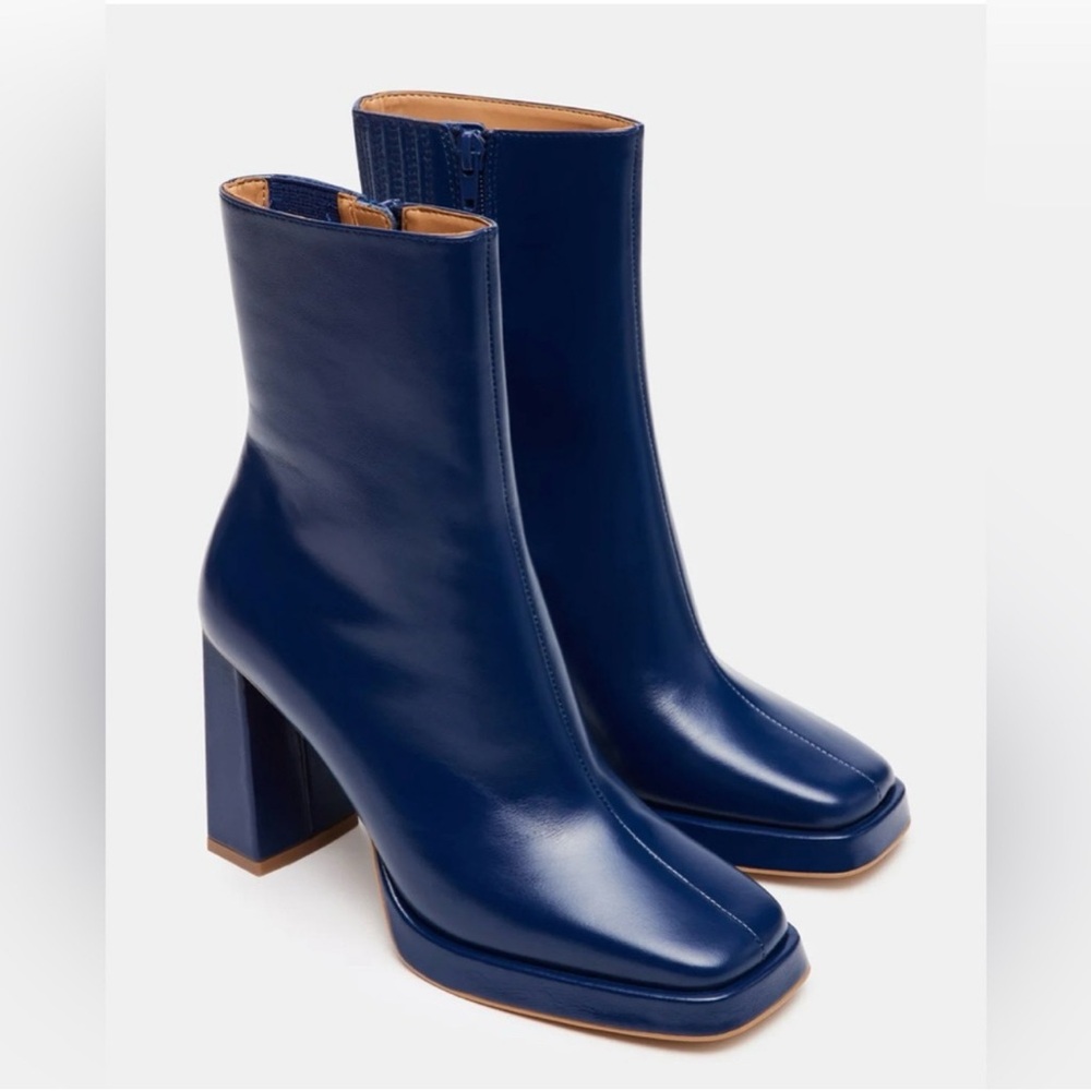 Steve Madden Navy Heeled Boots